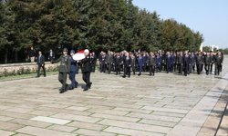 Bakan Güler, OYAK'ın 66'ncı Genel Kurulu dolayısıyla Anıtkabir'i ziyaret etti