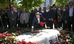BBP Genel Başkanı Destici, Muhsin Yazıcıoğlu'nun kabrini ziyaret etti: