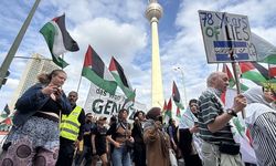 Berlin'de İsrail'in Filistin ve Lübnan'a saldırıları protesto edildi