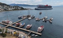 Bodrum'a iki kruvaziyerle 2636 turist geldi