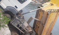 Bodrum'da denize düşen hafriyat kamyonundaki 2 kişi yaralandı