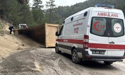 Bolu'da devrilen hafriyat kamyonunun sürücüsü öldü