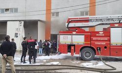 Bursa'da koltuk imalathanesinin deposunda çıkan yangın kontrol altına alındı