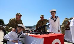 Çanakkale'de engelli gençler üniforma giyip bir günlüğüne temsili asker oldu