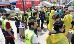 Cemre Vakfı gönüllüleri selin meydana geldiği Havza'da temizlik çalışmalarına katıldı