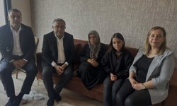 CHP Genel Başkan Yardımcısı Tanrıkulu, Rojin Kabaiş'in ve Gülistan Doku'nun annelerini ziyaret etti
