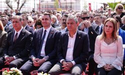 CHP Genel Başkanı Özel, İzmir'de spor kompleksinin açılışına ve araç filosunun tanıtımına katıldı: