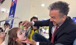 Çocuk yaşta yuttuğu sahne tozu tiyatronun müdürü yaptı