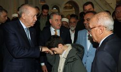 Cumhurbaşkanı Erdoğan: 'Gazze'de yaşananlar bizler için bu bayramda ayrı bir duruş. Netanyahu denilen zalim de inanıyorum ki dünya Müslümanları karşısında gereken dersi alacaktır.'