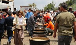Denizli'de 'Taşkın Dede' geleneği binlerce kişiyi aynı sofrada buluşturdu