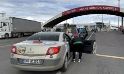 Doğu-Batı Dostluk ve İpek Yolu Rallisi ekibi Ardahan'dan Gürcistan'a geçti