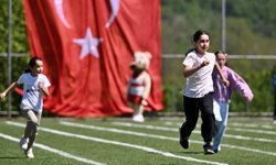 Düzce'de şenliğe katılan çocuklar spor ve eğlence dolu bir gün geçirdi