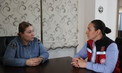 Emekli sağlık çalışanı ve eşi çocuk sevincini koruyucu aile olarak yaşadı
