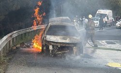 Esenyurt'ta seyir halindeki otomobilde çıkan yangın söndürüldü