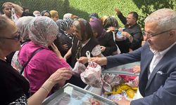 Eyüpsultan'da muhtarlık koordinesinde ihtiyaç sahibi ailelere kurban eti dağıtıldı