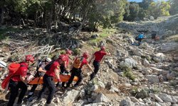 Fethiye'de yamaç paraşütüyle kayalık alana düşen kadın yaralandı