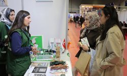 Genç Yeşilay gönüllüleri, kariyer fuarını 'bilinçlendirme platformu'na dönüştürdü