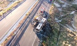 GÜNCELLEME 4 - Denizli'de bariyerlere çarparak yanan yolcu otobüsündeki 8 kişi öldü, 33 kişi yaralandı