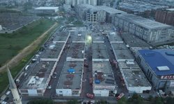 GÜNCELLEME - Başakşehir'de kolonya imalathanesinde çıkan yangın söndürüldü