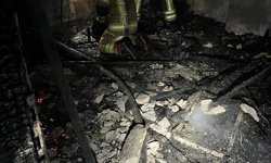 GÜNCELLEME - İzmir'de yangın çıkan evdeki bebek öldü, 3 kardeşi dumandan etkilendi