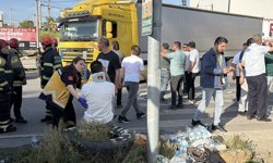 GÜNCELLEME - Kocaeli'de işçi servisi ile tırın çarpıştığı kazada 1 kişi öldü 7 kişi yaralandı