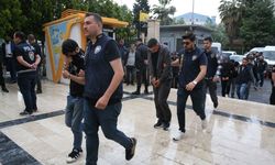 GÜNCELLEME - Şanlıurfa merkezli yasa dışı bahis operasyonunda yakalanan 17 şüpheli tutuklandı
