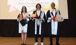 Güvenlik görevlisi olduğu üniversitenin spor bilimleri fakültesini birinci bitirdi