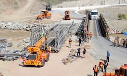 Hakkari-Van kara yolundaki alternatif güzergahta ikinci panel köprünün kurulumuna başlandı