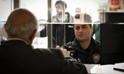 Hakkari'de sınır kapılarında yaka kamerası uygulaması başlatıldı
