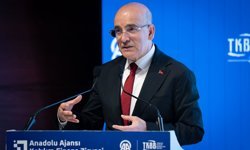 Hazine ve Maliye Bakanı Şimşek, AA Katılım Finans Zirvesi kapanış oturumunda konuştu: (2)