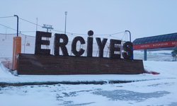 İç Anadolu'nun zirvesi 'Erciyes'e mayıs ayında kar yağdı