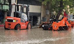 Iğdır'da sel nedeniyle sanayi sitesini su bastı