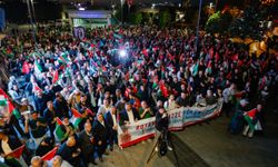 İsrail'in Küresel Sumud Filosu'na saldırısı Üsküdar'da protesto edildi