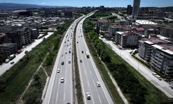 İstanbul-İzmir Otoyolu'nda bayram tatili dönüşünde yoğunluk yaşanıyor