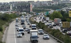 İstanbul-İzmir Otoyolu'nda bayram tatili nedeniyle akıcı yoğunluk yaşanıyor