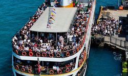İstanbul'da bayramın ikinci gününde tarihi ve turistik yerlerde yoğunluk oluştu