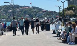 İstanbul'da vatandaşlar bayramın son gününde sahillere akın etti