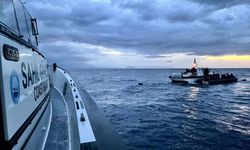 İzmir'de 34 düzensiz göçmen kurtarıldı, 40 göçmen yakalandı