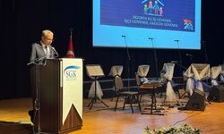 İzmir'de Sosyal Güvenlik Kurumu çalışanlarından oluşan koro konser verdi