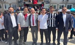 İzmir'de Ulusal Süt Haftası kapsamında öğrencilere dondurma ve sütlaç ikram edildi