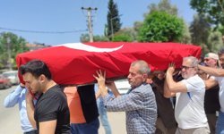 İzmir'de vefat eden Kıbrıs gazisi Mehmet Duru son yolculuğuna uğurlandı