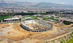 Kahramanmaraş'ta yapımı süren yeni stadyumun 2027-2028 sezonunda açılması planlanıyor