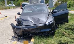 Karabük'te iki otomobilin çarpıştığı kazada 4 kişi yaralandı