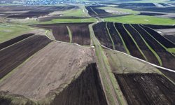Kars'ta ekim yapılan tarım arazileri dronla görüntülendi