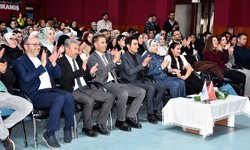Kars'ta minik piyanistler, Anneler Günü'nde annelerine konser verdi
