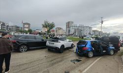 Kastamonu'da zincirleme trafik kazasında 5 kişi yaralandı