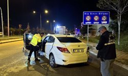Kırıkkale'de park halindeki çekiciye çarpan otomobildeki 1 kişi öldü, 1 kişi yaralandı