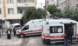 Kocaeli'de apartman dairesinde çıkan yangında 3 kişi dumandan etkilendi