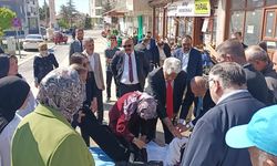 Konya'da törende bayılan öğrenciye ilk müdahaleyi doktor Belediye Başkanı yaptı