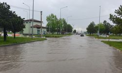 Kütahya'da dolu ve sağanak etkili oldu